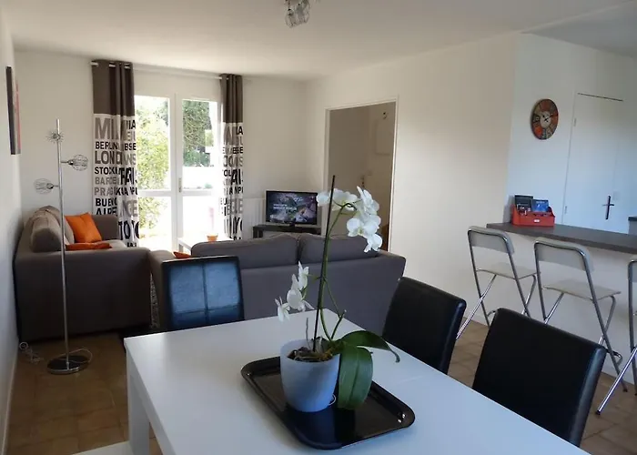 Casa de Férias Maison Entre Vieux Port Et Minimes