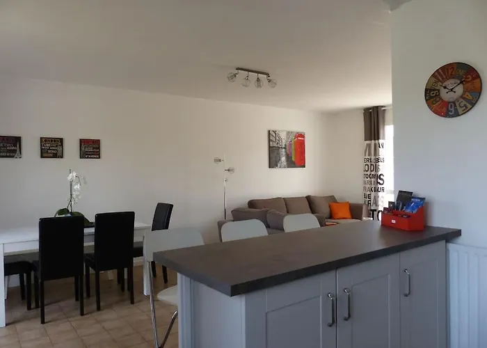 Maison Entre Vieux Port Et Minimes Holiday home *